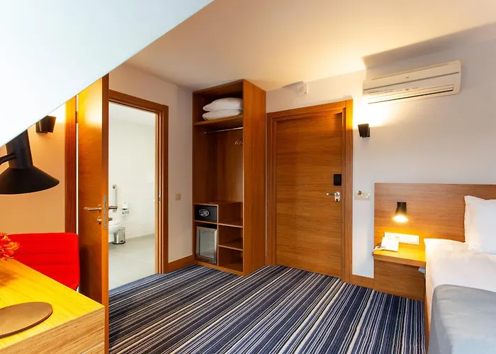 Western Terminus Hotell 4*