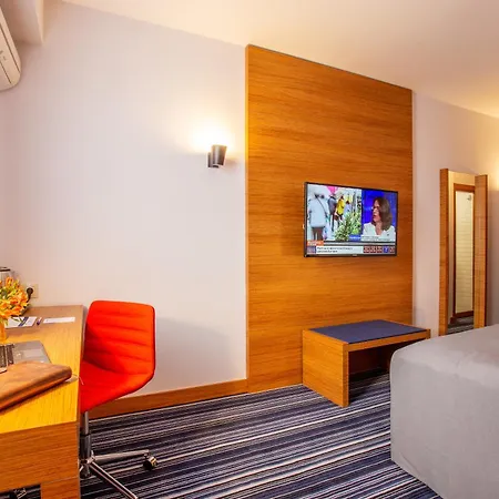 Hotel Western Terminus 4*