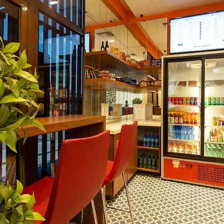 Otel Western Terminus