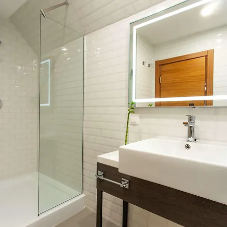 Western Terminus Hotell 4*
