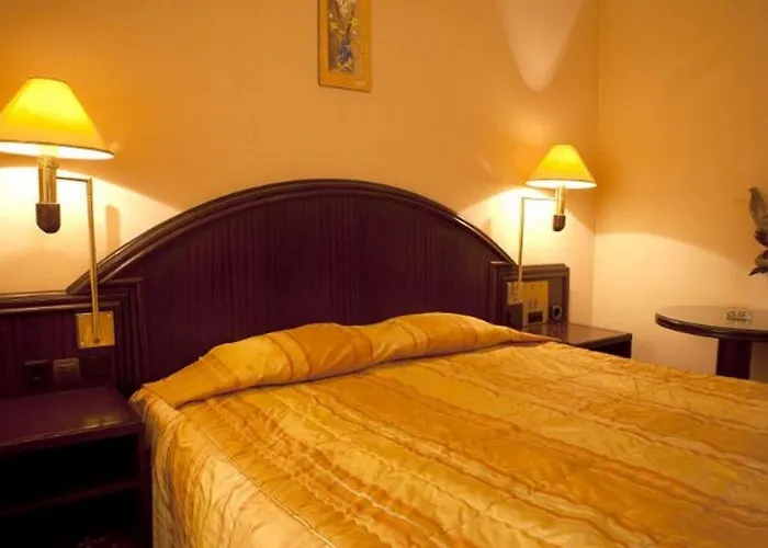 索菲亚广场酒店 4*