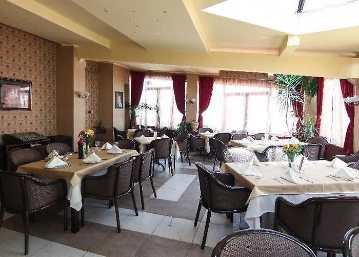 Western Terminus Хотел