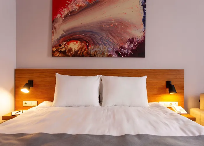 Hotel Western Terminus 4*