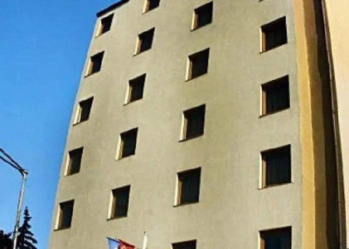 Hotel Western Terminus 4*